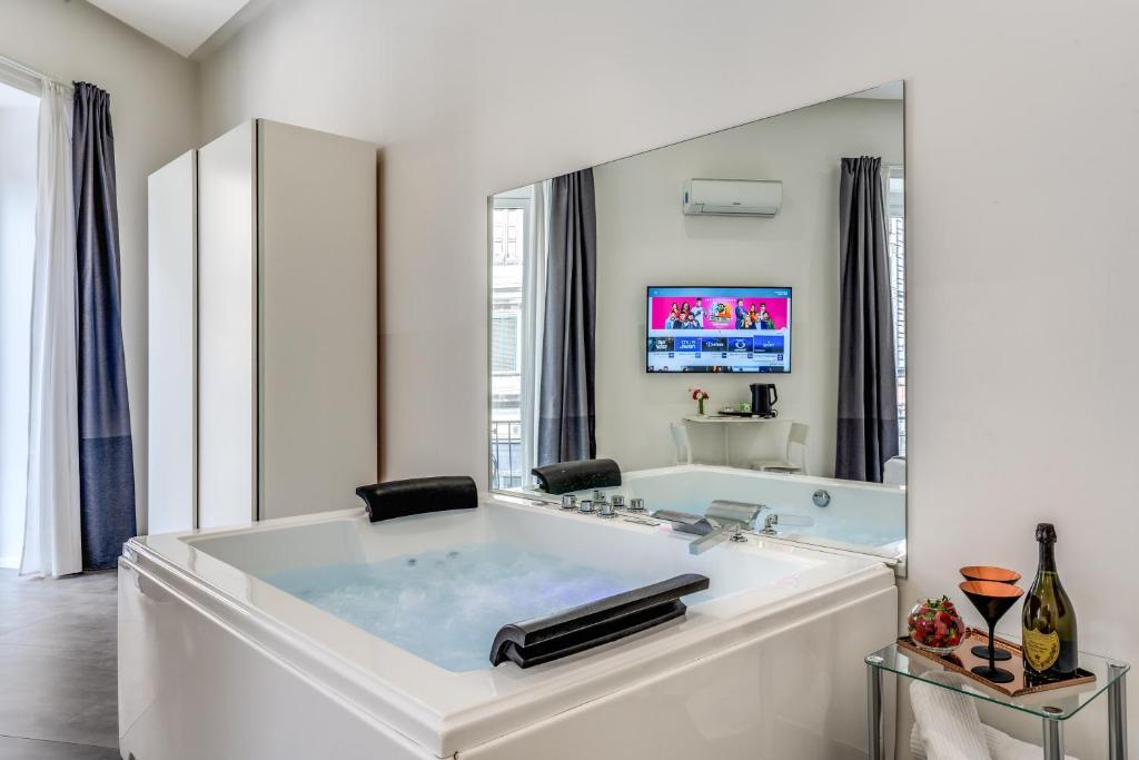 Suite · Jacuzzi Privata 5