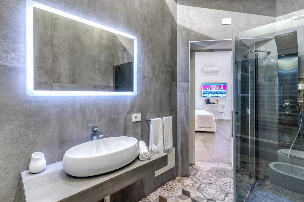Suite · Jacuzzi Privata 8